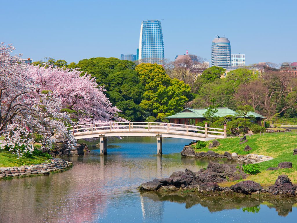 green escapes in Tokyo - Hama-rikyū Gardens